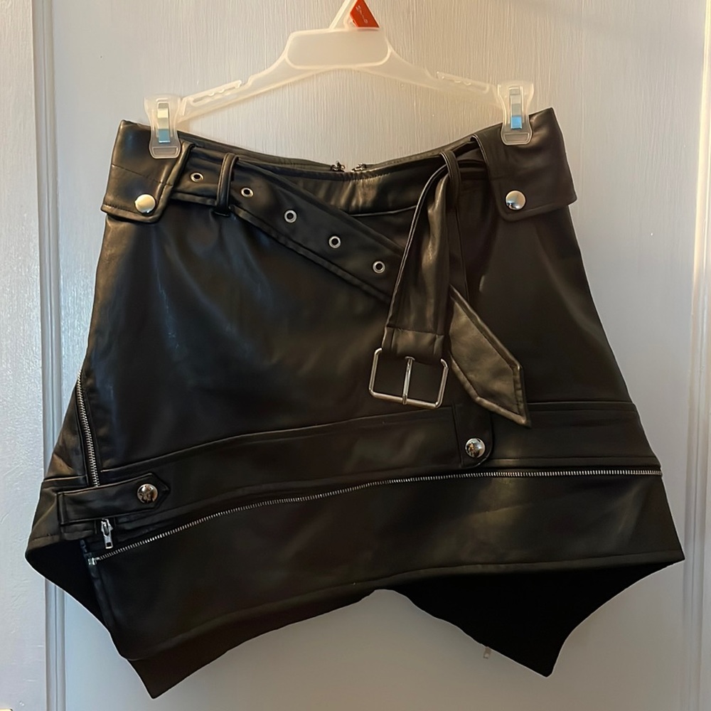 Fashion nova black leather biker skirt!
